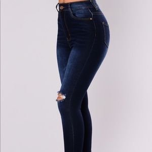 FASHION NOVA JEANS - size 11